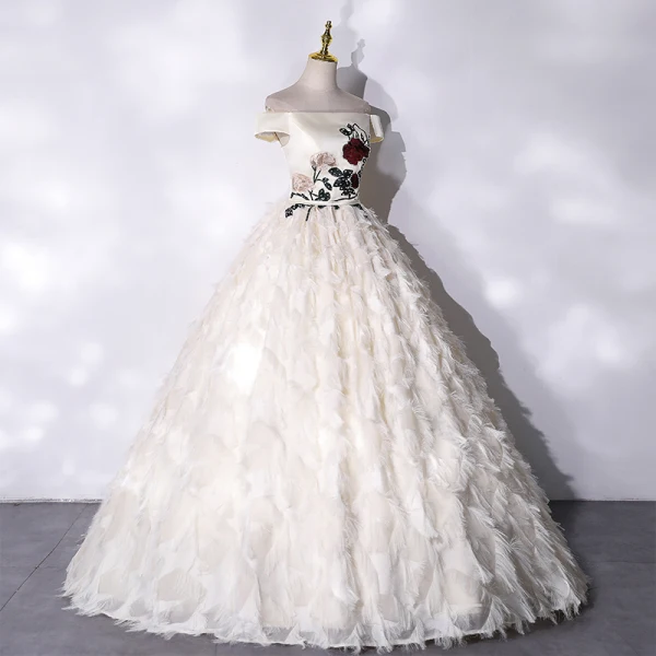 Élégant Champagne En Dentelle Fleur Gland Robe De Bal 2021 Princesse Satin De l'épaule Manches Courtes Dos Nu Longue Robe De Ceremonie