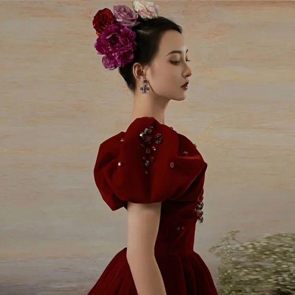 Elegant Burgundy Prom Dresses A-Line / Princess 2021 V-Neck Rhinestone Puffy Short Sleeve Backless Sweep Train Formal Dresses