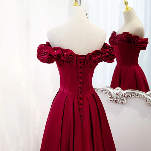 Elegant Burgundy Satin Prom Dresses 2021 A-Line / Princess Ruffle Off-The-Shoulder Short Sleeve Backless Floor-Length / Long Formal Dresses