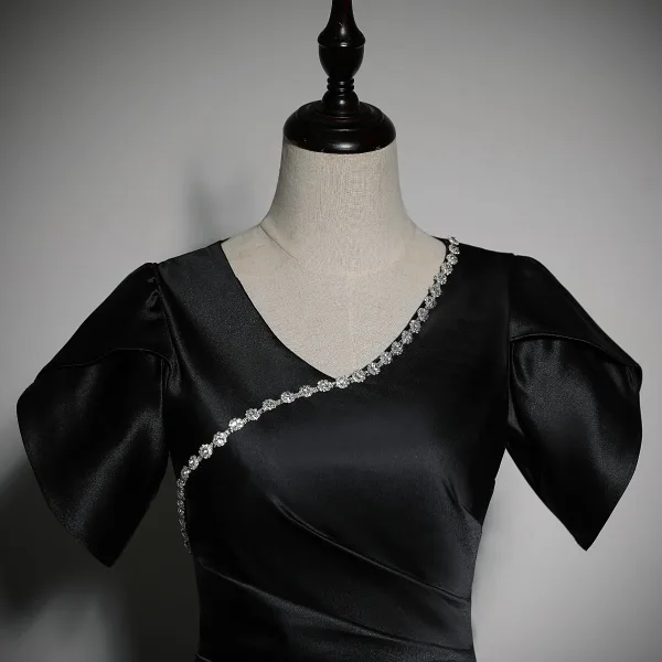 Chic / Beautiful Black Rhinestone Satin Prom Dresses 2023 A-Line / Princess V-Neck Short Sleeve Floor-Length / Long Prom Formal Dresses