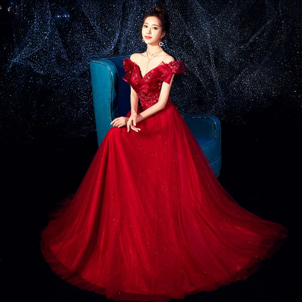 Charmant Bordeaux Robe De Soirée 2019 Princesse De l'épaule Perlage Paillettes Cristal Appliques En Dentelle Fleur Manches Courtes Dos Nu Longue Robe De Ceremonie