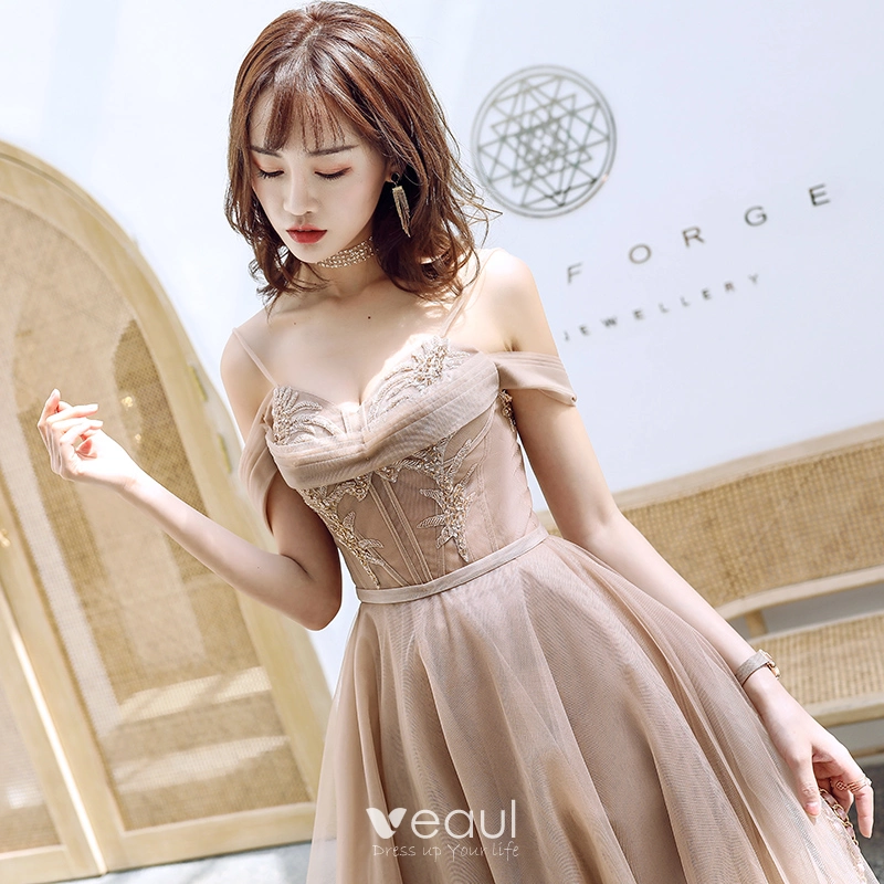 Robe Femme Marron à Bretelles Fines Avec Bijou De Perles – Taille Inconnue – État Correct