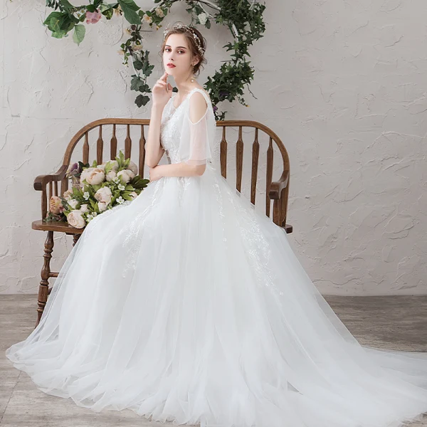 Légère Blanche Robe De Mariée 2019 Princesse Encolure Dégagée En Dentelle Fleur Appliques Manches Courtes Dos Nu Train De Balayage