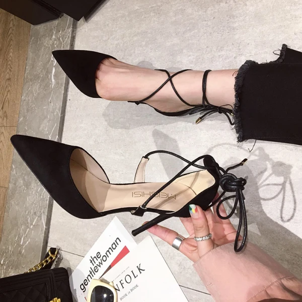 Charmant Schwarz Abend Damenschuhe 2019 Knöchelriemen X-Riemen 10 cm Stilettos Spitzschuh Hochhackige