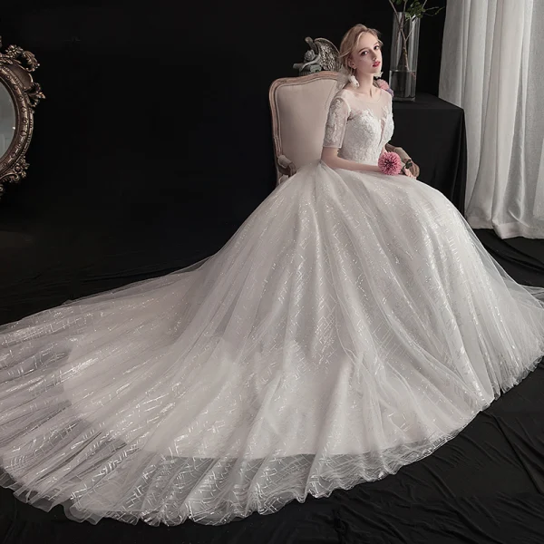 Élégant Ivoire Robe De Mariée 2019 Princesse Encolure Dégagée Perlage Paillettes En Dentelle Fleur Manches Courtes Dos Nu Cathedral Train