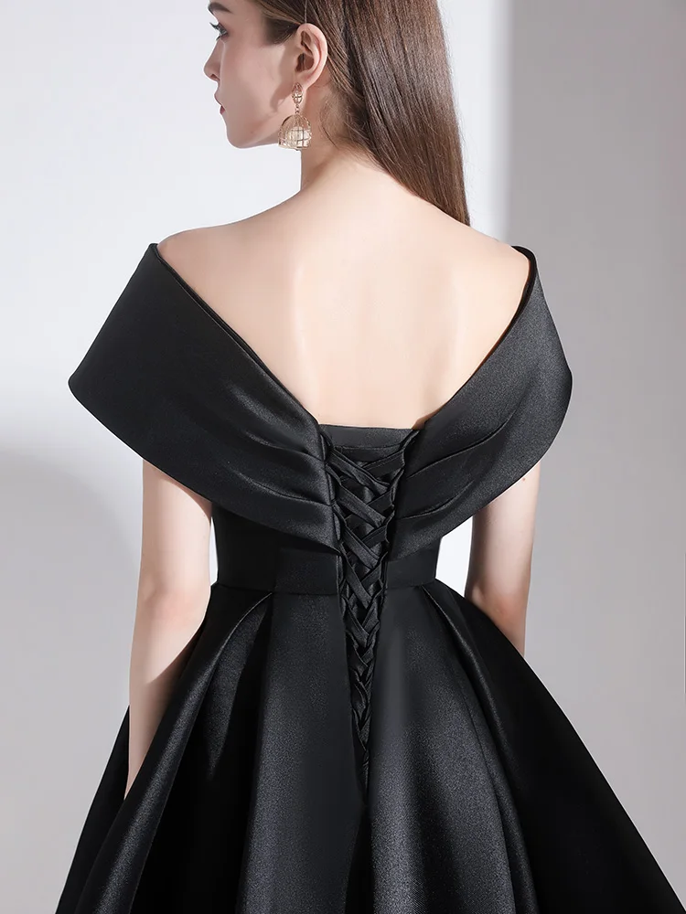 Classy Black Homecoming Graduation Dresses 2020 A-Line Princess V-Neck Short Sleeve