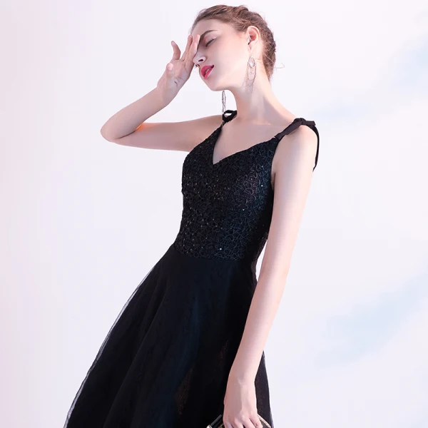 Chic / Belle Noire de retour Robe De Graduation 2020 Princesse Bretelles Spaghetti Paillettes En Dentelle Fleur Sans Manches Dos Nu Mi-Longues Robe De Ceremonie
