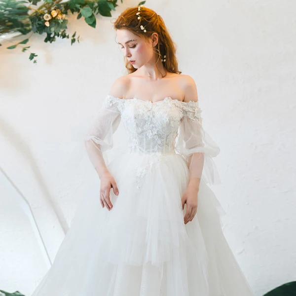 Charmant Ivoire Robe De Mariée 2020 Princesse De l'épaule Appliques En Dentelle Fleur Perle Manches Courtes Dos Nu Train De Balayage