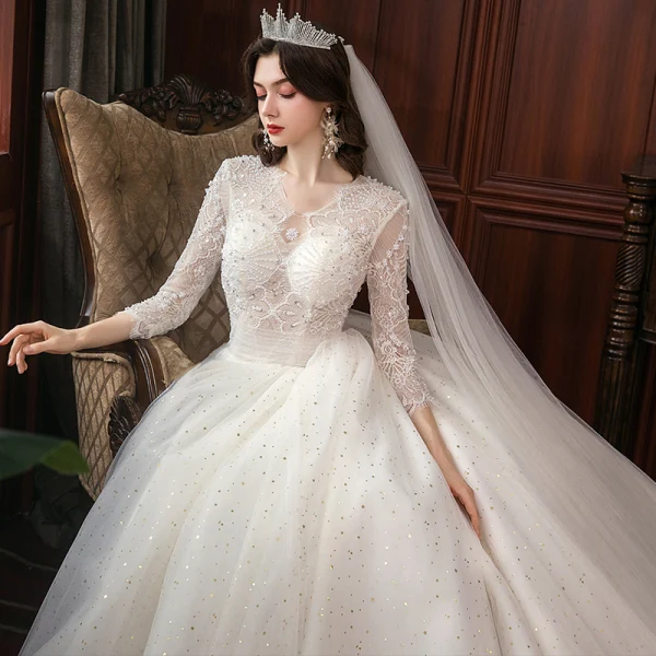 Chic Ivoire Robe De Mariée 2020 Princesse En Dentelle Perlage Étoile Paillettes Perle V-Cou Dos Nu 3/4 Manches Cathedral Train