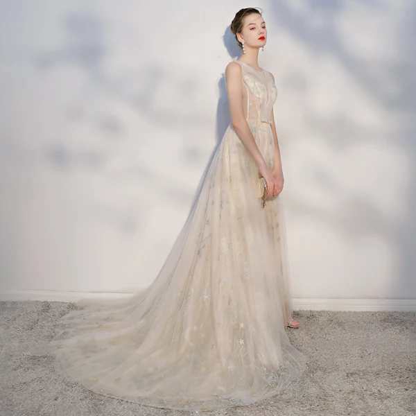 Élégant Champagne Transparentes Robe De Mariée 2018 Princesse Étoile Noeud Encolure Dégagée Dos Nu Sans Manches Tribunal Train Mariage