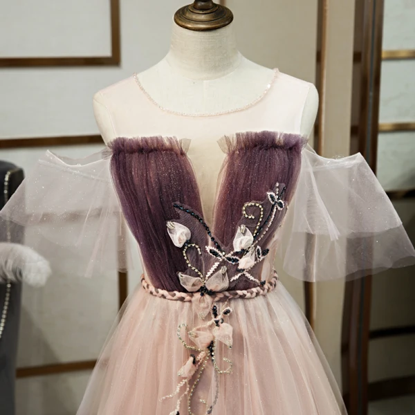 Charmant Farbverlauf Violett Abendkleider 2019 A Linie Rundhalsausschnitt Perlenstickerei Applikationen Kristall Pailletten Kurze Ärmel Rückenfreies Lange Festliche Kleider