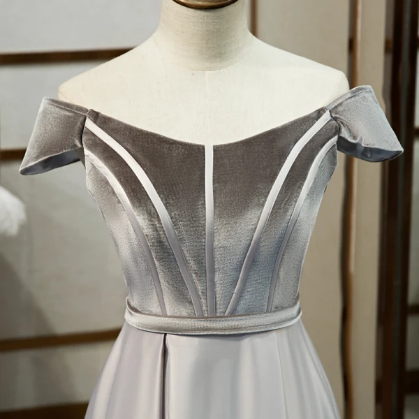 Classic Grey Prom Dresses 2019 A-Line / Princess Off-The-Shoulder Suede Short Sleeve Backless Floor-Length / Long Formal Dresses