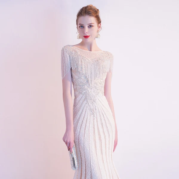 Luxe Champagne Robe De Soirée 2020 Trompette / Sirène Encolure Dégagée Fait main Perlage Gland En Dentelle Faux Diamant Paillettes Manches Courtes Train De Balayage Robe De Ceremonie