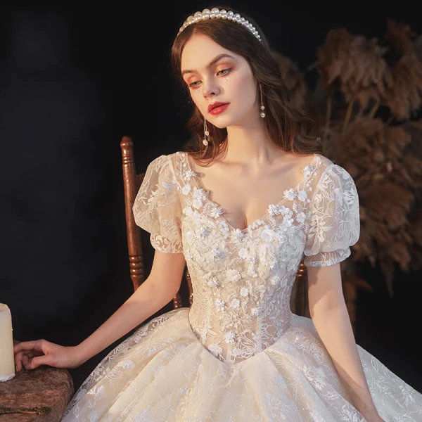 Victorian Style Ivory Lace Flower Wedding Dresses 2021 V-Neck Short Sleeve Backless Royal Train Wedding