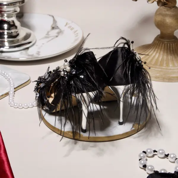 Charmant Schwarz Abend Damenschuhe 2020 Feder Perlenstickerei Strass Pailletten Perle 9 cm Stilettos Spitzschuh Hochhackige