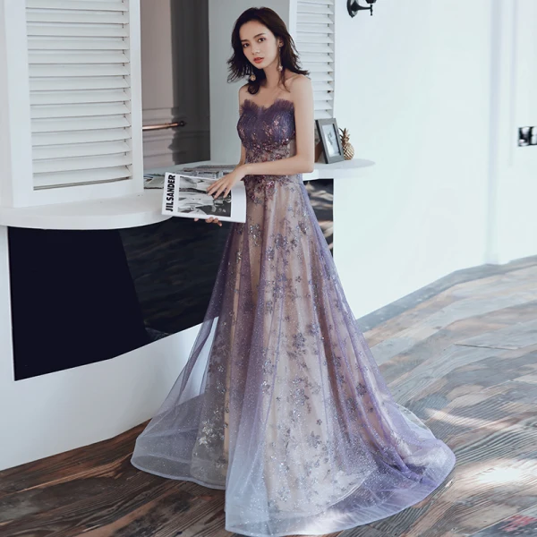 Charmant Violett Glanz Abendkleider 2020 A Linie Bandeau Perlenstickerei Pailletten Spitze Blumen Ärmellos Rückenfreies Sweep / Pinsel Zug Festliche Kleider