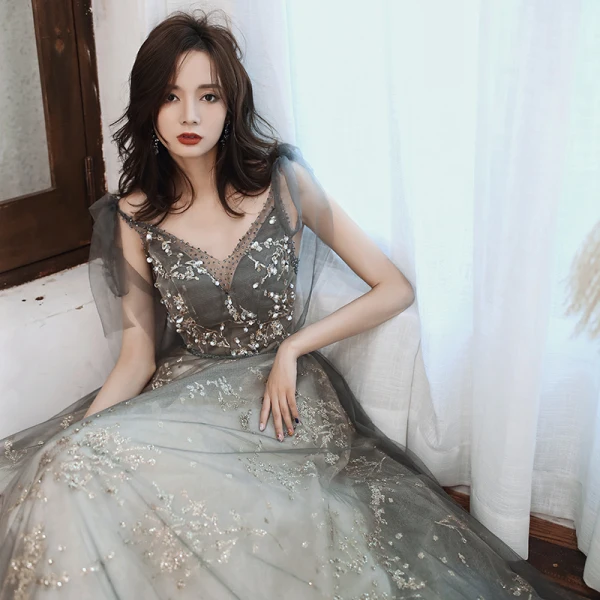 Fashion Grey Gold Evening Dresses 2020 A-Line / Princess V-Neck Rhinestone Sequins Lace Flower Sleeveless Backless Floor-Length / Long Formal Dresses