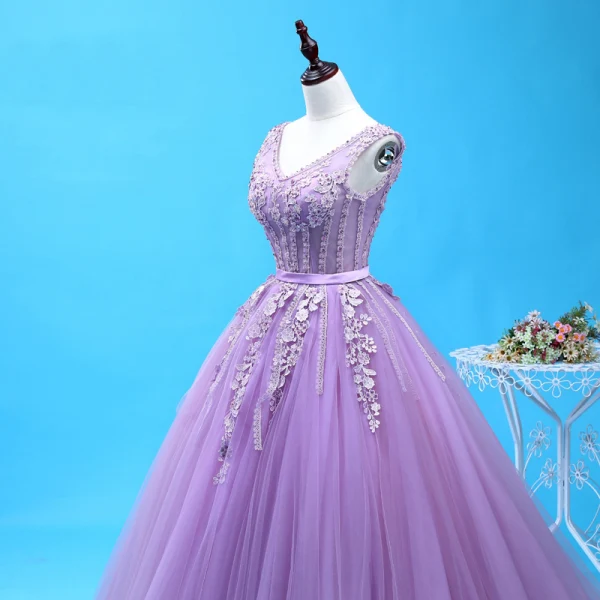 Chic / Beautiful Lavender Quinceañera Prom Dresses 2018 Ball Gown Lace Appliques Crystal Sash Sequins V-Neck Backless Sleeveless Floor-Length / Long