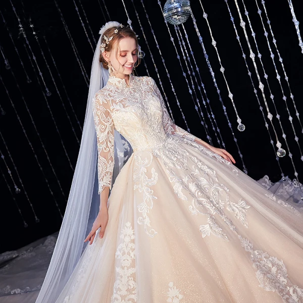 Élégant Haut de Gamme Champagne Robe De Mariée 2020 Robe Boule Glitter En Dentelle Fleur Col Haut 3/4 Manches Royal Train