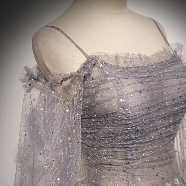 Élégant Gris Paillettes Glitter Robe De Bal Robe De Soirée 2021 Princesse Bretelles Spaghetti Manches Longues Dos Nu Train De Balayage Robe De Ceremonie