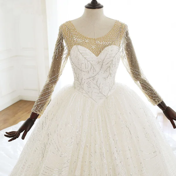 Luxe Ivoire Robe De Mariée 2020 Robe Boule Encolure Dégagée Perlage En Dentelle Faux Diamant Paillettes Manches Longues Dos Nu Cathedral Train