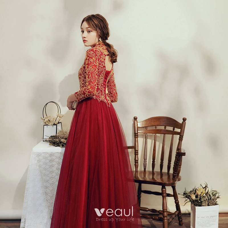 Burgundy Lace Evening Dress with Jewelry Outfits (3 ideas & outfits)