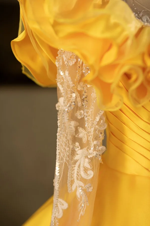 Vintage / Retro Yellow Beading Sequins Prom Dresses 2025 Ball Gown Scoop Neck Long Sleeve Backless Floor-Length / Long Formal Dresses