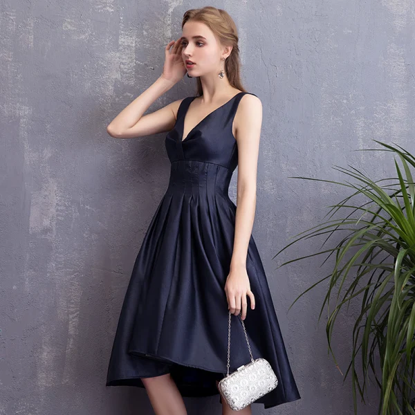 Chic / Beautiful Navy Blue Homecoming Graduation Dresses 2018 A-Line / Princess Backless V-Neck Sleeveless Short Formal Dresses