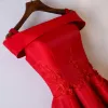 Schöne Rot Festliche Kleider Abendkleider 2017 Mit Spitze Blumen Eckiger Ausschnitt Schultern Ärmellos Kurze A Linie