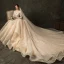 Haut de Gamme Mode Champagne Robe De Mariée 2020 Robe Boule V-Cou En Dentelle Fleur Manches Longues Dos Nu Volants en Cascade Royal Train