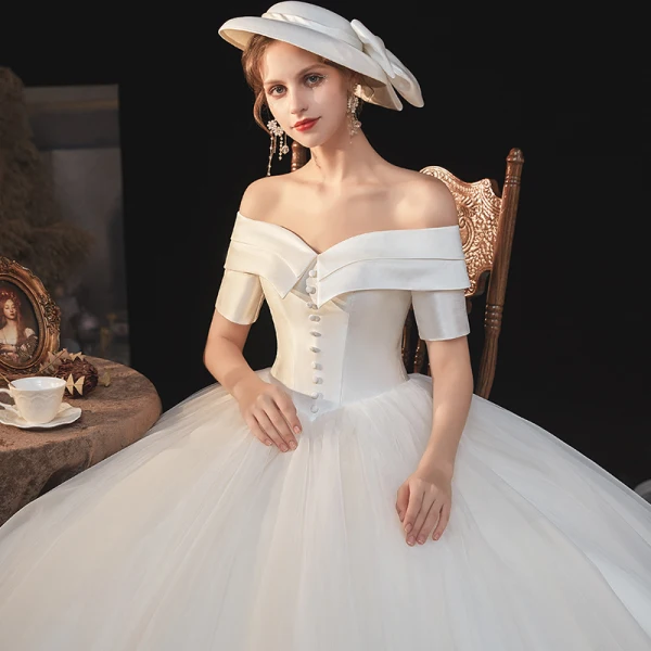Schlicht Elegante Ivory / Creme Brautkleider / Hochzeitskleider 2021 A Linie Off Shoulder Kurze Ärmel Rückenfreies Königliche Schleppe Hochzeit