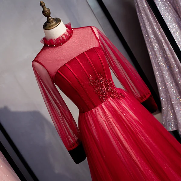 Élégant Bordeaux Robe De Bal 2020 Princesse Col Haut Perlage Paillettes En Dentelle Fleur Manches Longues Dos Nu Longue Robe De Ceremonie