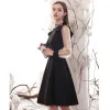 Modest / Simple Black Homecoming Graduation Dresses 2020 A-Line / Princess V-Neck Long Sleeve Knee-Length Formal Dresses