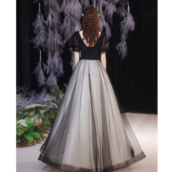 Élégant Noire Robe De Bal 2021 Princesse Encolure Dégagée Paillettes En Dentelle Fleur Manches Courtes Dos Nu Longue Robe De Ceremonie