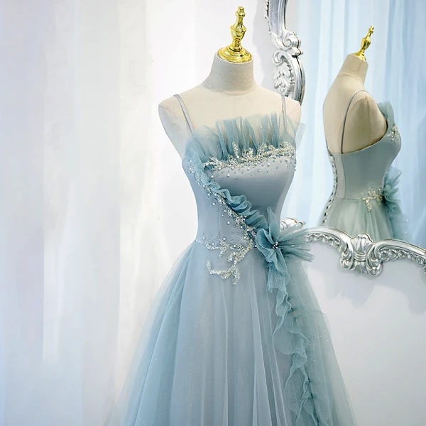 Élégant Bleu Ciel Volants Robe De Bal 2021 Princesse Bretelles Spaghetti Perlage Perle Paillettes Sans Manches Dos Nu Longue Robe De Ceremonie