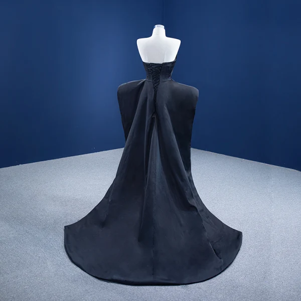 Inhabituel Noire Soirée Combinaison 2021 Bustier Sans Manches Dos Nu Volants en Cascade Train De Balayage Robe De Soirée