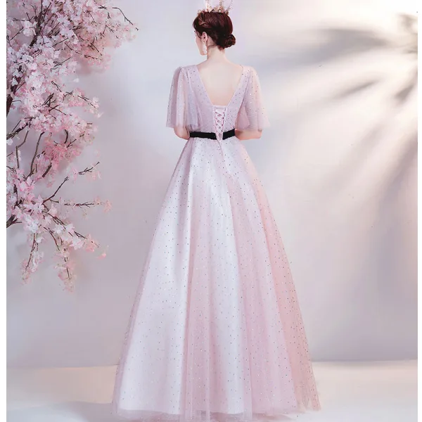 Chic / Belle Rougissant Rose Robe De Bal 2021 Princesse Encolure Dégagée Perlage Perle Faux Diamant En Dentelle Fleur Manches Courtes Dos Nu Noeud Ceinture Longue Robe De Ceremonie