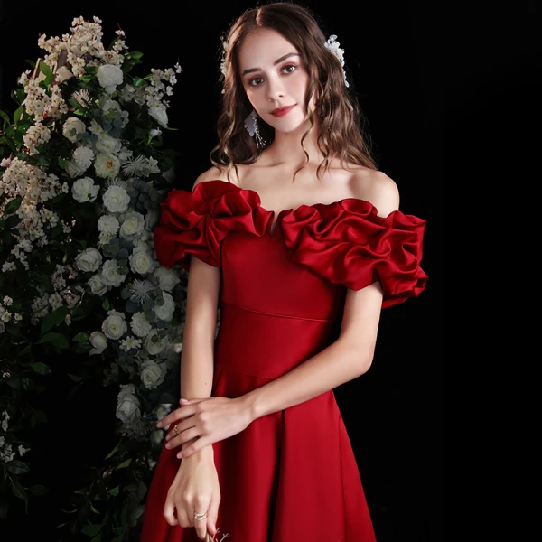 Elegant Burgundy Prom Dresses 2021 A-Line / Princess Backless Ruffle Floor-Length / Long Satin Off-The-Shoulder Prom Short Sleeve Formal Dresses