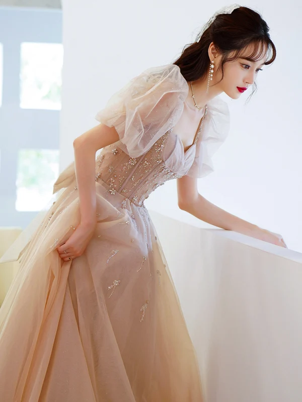 Chic / Belle Champagne Faux Diamant Paillettes Robe De Bal 2022 Princesse Encolure Carrée Gonflée Manches Courtes Dos Nu Noeud Longue Robe De Ceremonie