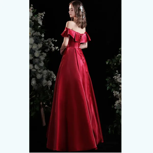 Modest / Simple Burgundy Satin Prom Dresses 2021 A-Line / Princess Off-The-Shoulder Short Sleeve Backless Floor-Length / Long Formal Dresses