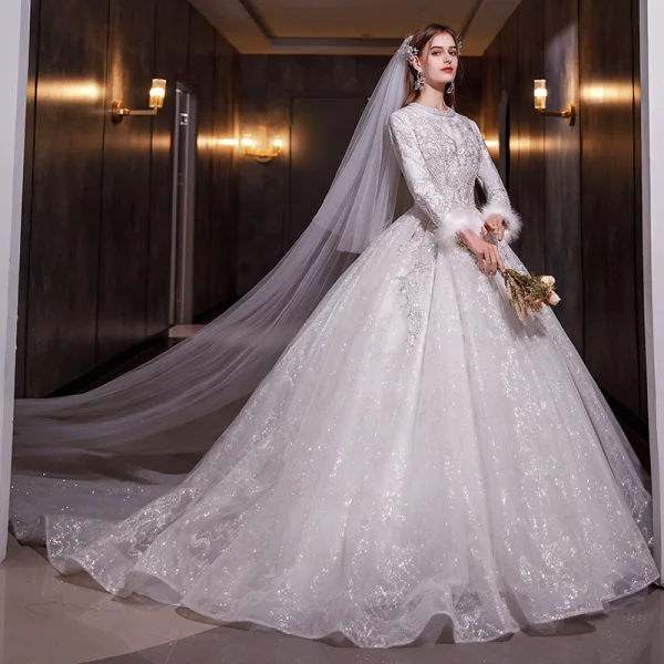 Muslim Sparkly Charming White Beading Pearl Rhinestone Sequins Winter Wedding Dresses 2022 Ball Gown Scoop Neck Long Sleeve Royal Train Wedding
