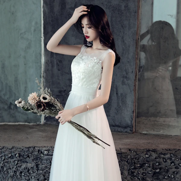 Simple Blanche En Dentelle Fleur Robe De Bal 2022 Princesse Encolure Dégagée Sans Manches Dos Nu Longue Robe De Ceremonie