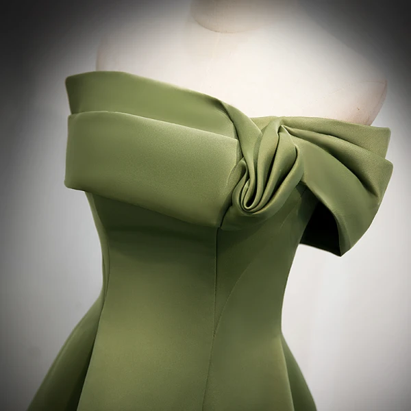 Modest / Simple Clover Green Satin Prom Dresses 2021 A-Line / Princess Off-The-Shoulder Short Sleeve Backless Sweep Train Prom Formal Dresses