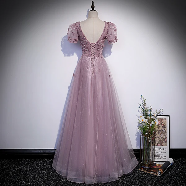 Elegante Lavendel Ballkleider 2022 A Linie V-Ausschnitt Perlenstickerei Applikationen Pailletten Kurze Ärmel Rückenfreies Lange Festliche Kleider