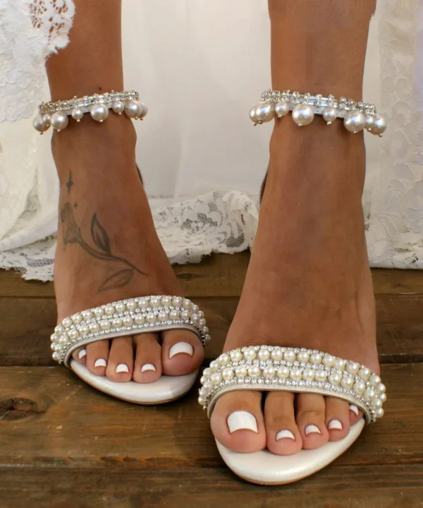 Sexy White Pearl Rhinestone Wedding Shoes 2022 Ankle Strap 8 cm Stiletto Heels Open / Peep Toe Wedding Sandals High Heels