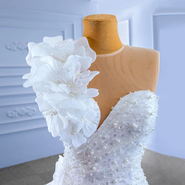 Sparkly High-end White Beading Pearl Sequins Wedding Dresses 2022 Trumpet / Mermaid Scoop Neck Appliques Sleeveless Backless Chapel Train Wedding