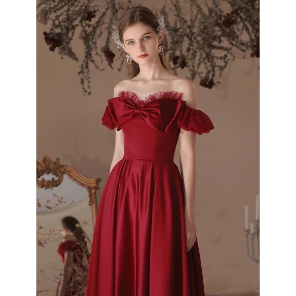 Elegant Burgundy Satin Prom Dresses 2022 A-Line / Princess Off-The-Shoulder Bow Short Sleeve Backless Floor-Length / Long Formal Dresses
