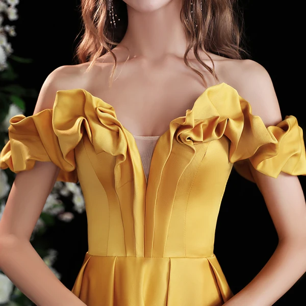 Elegant Yellow Satin Prom Dresses 2022 A-Line / Princess Ruffle Off-The-Shoulder Short Sleeve Backless Floor-Length / Long Formal Dresses