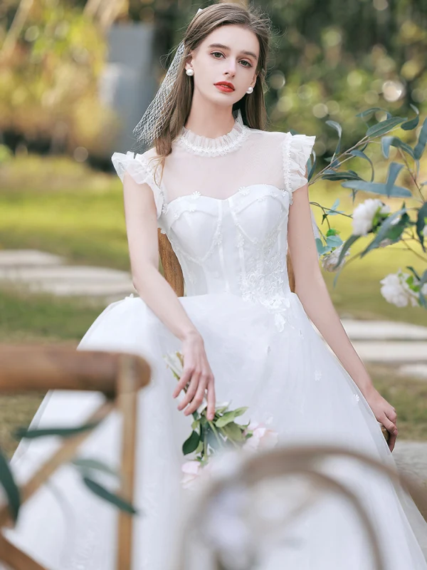 Chic / Beautiful White Lace Flower Wedding Dresses 2022 A-Line / Princess Scoop Neck Sleeveless Floor-Length / Long Wedding