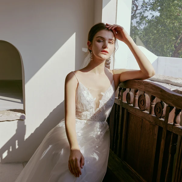 Légère Blanche En Dentelle Fleur Plage Robe De Mariée 2022 Princesse Bretelles Spaghetti Sans Manches Dos Nu Longue Mariage